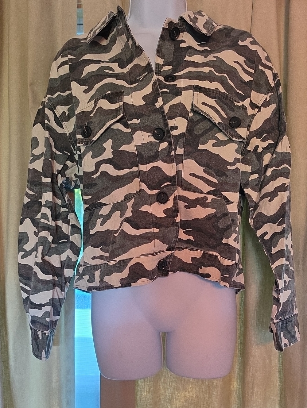 Cropped Green Camouflage Utility Jacket